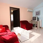 With A Parking Space - 7619 Apartamento